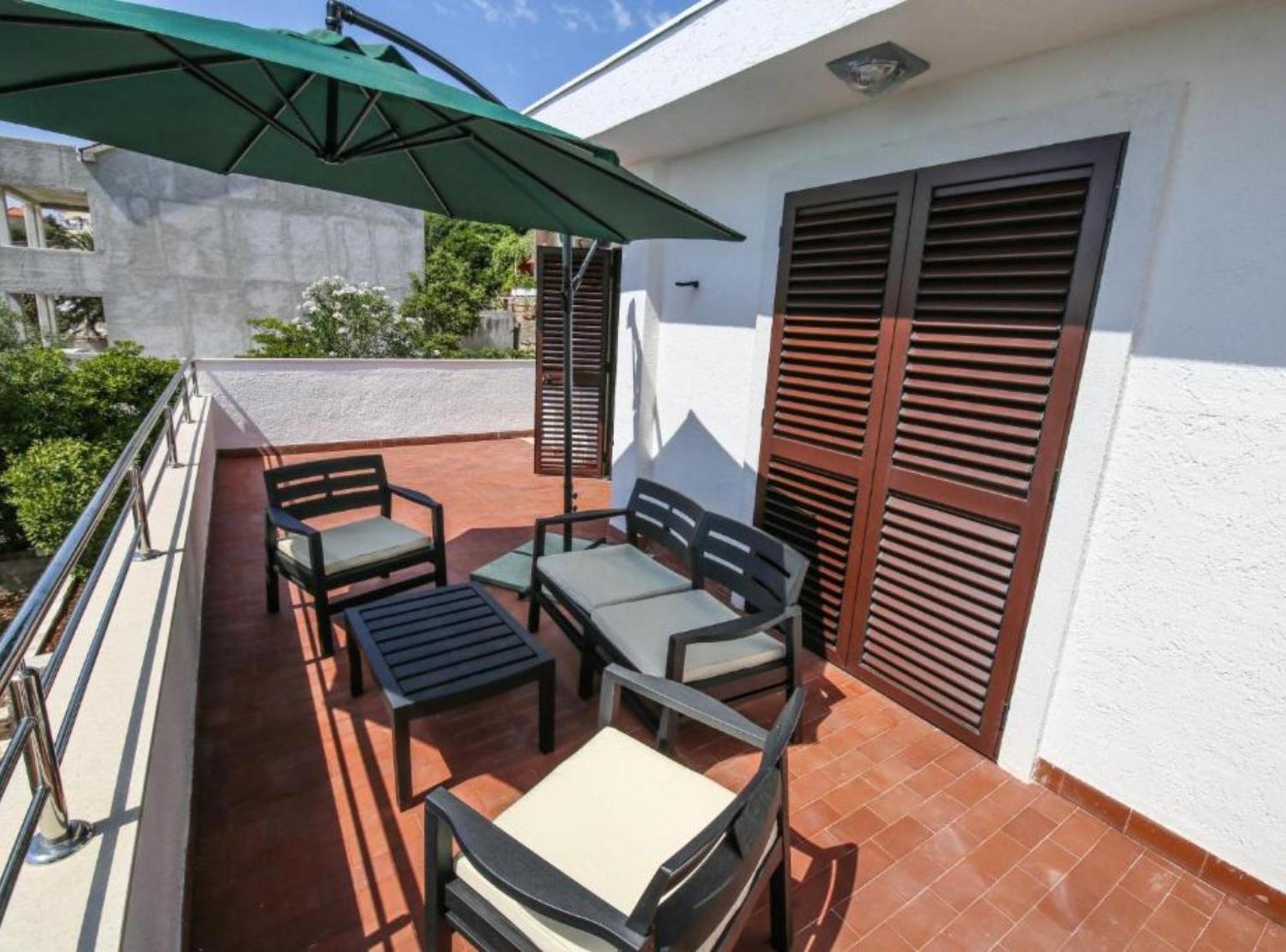 Apartment Darmy Trogir Exterior photo